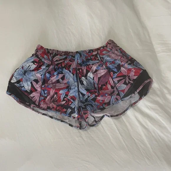Lululemon Shorts Floral - Picture 2 of 3